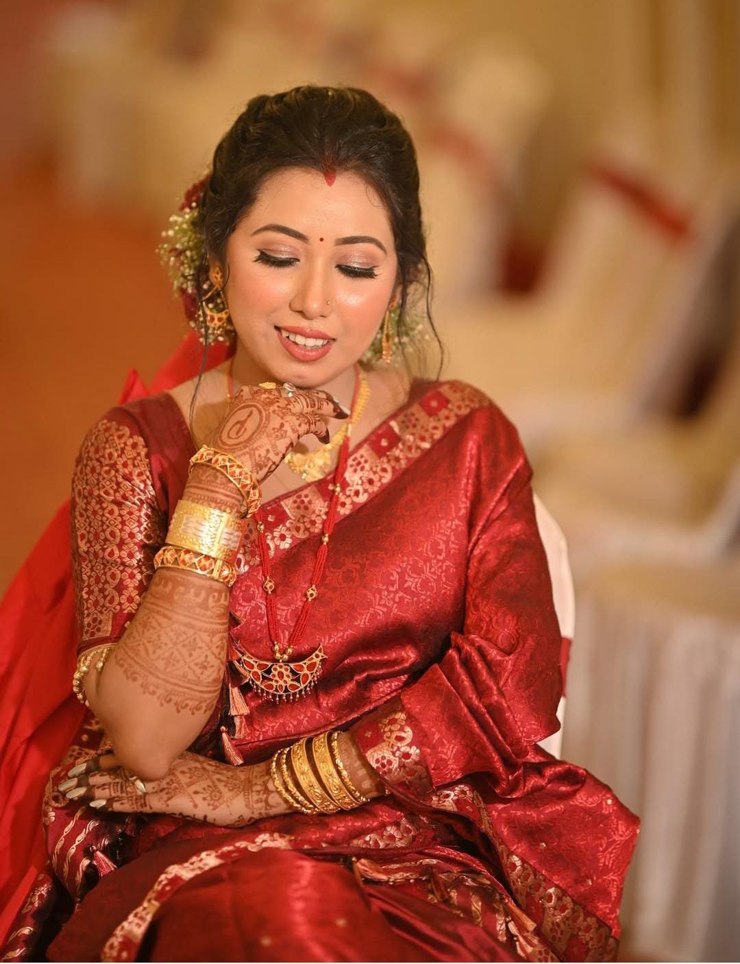Makeup Artist Mona