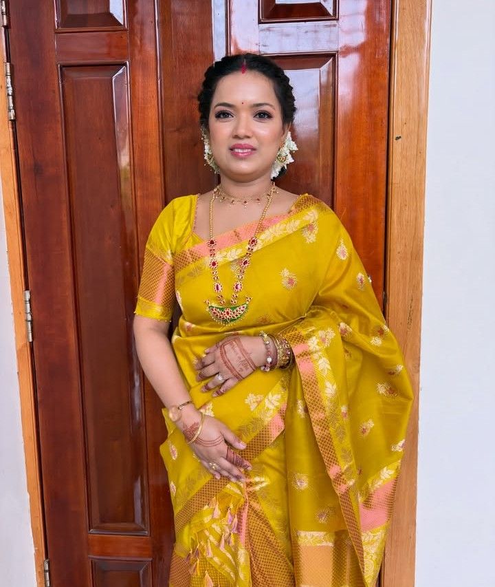 Makeup Artist Mona portfolio 3